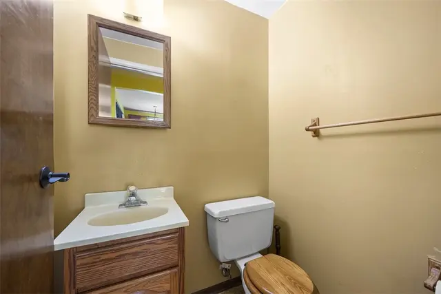 142 Kenney Drive gallery image 6