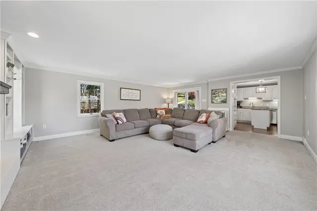 1421 Lakeside Drive gallery image 3