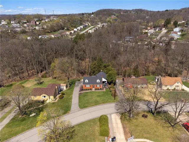 1421 Lakeside Drive gallery image 6
