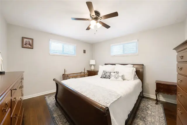 1421 Lakeside Drive gallery image 14