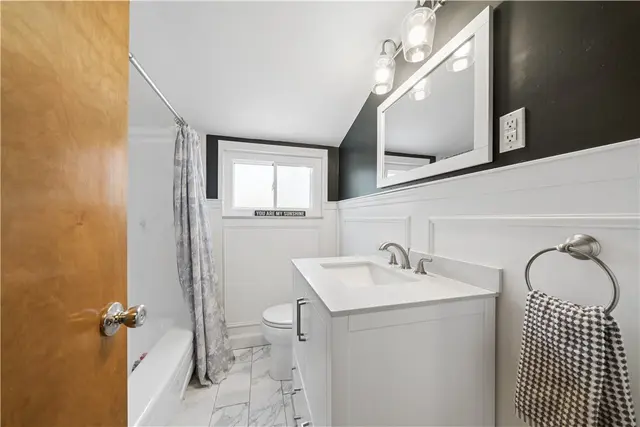 1421 Lakeside Drive gallery image 15