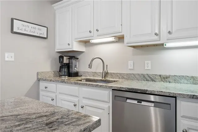 1421 Lakeside Drive gallery image 21