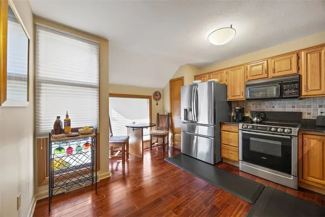 1423 Towne Square Dr gallery image 12
