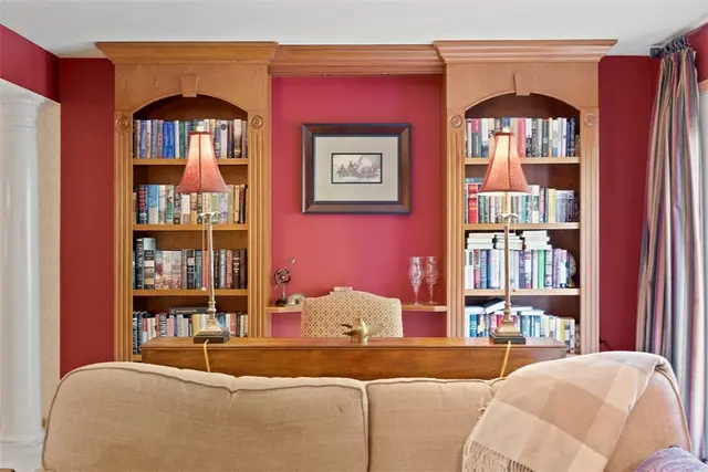 1423 Towne Square Dr gallery image 13