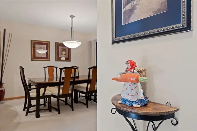 1423 Towne Square Dr gallery image 24
