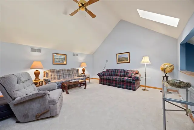 1423 Towne Square Dr gallery image 36