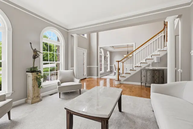 1429 Mystic Valley DRIVE gallery image 10