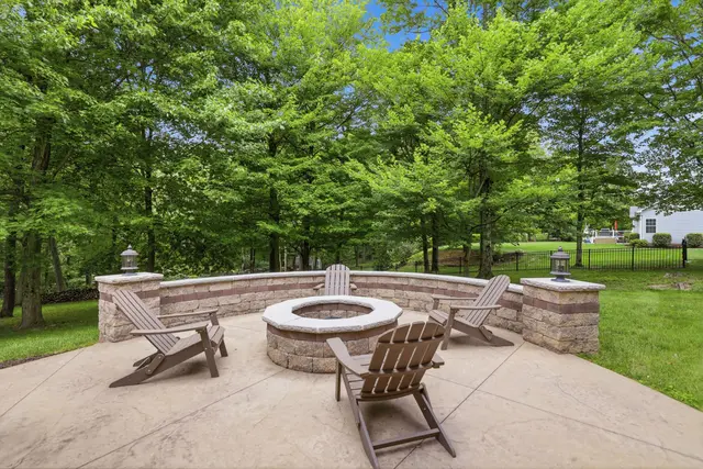 1429 Mystic Valley DRIVE gallery image 12