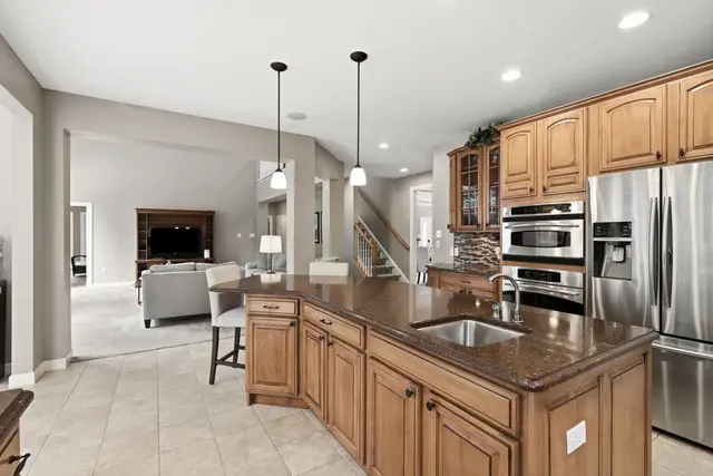 1429 Mystic Valley DRIVE gallery image 15