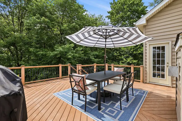 1429 Mystic Valley DRIVE gallery image 17