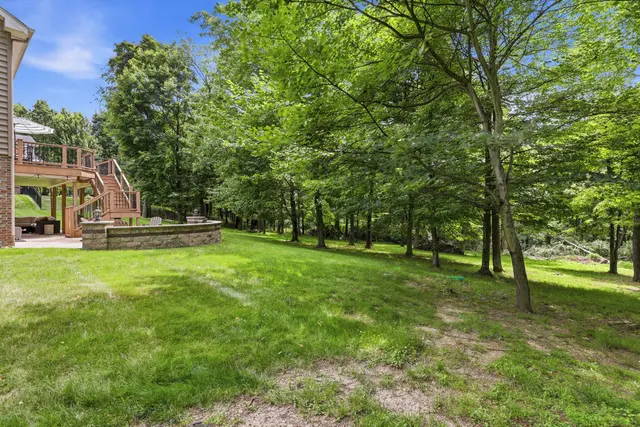 1429 Mystic Valley DRIVE gallery image 26
