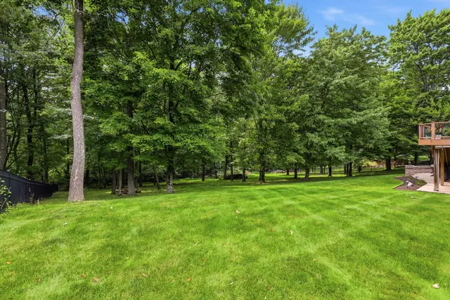 1429 Mystic Valley DRIVE gallery image 30