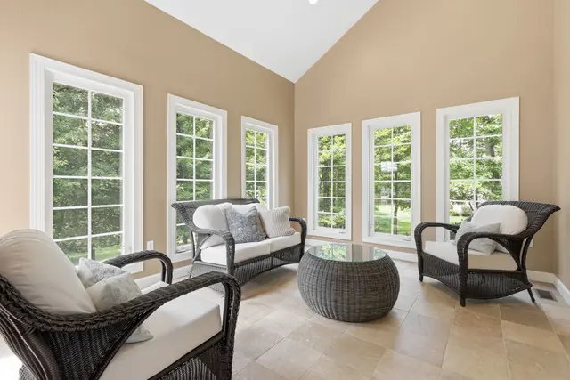 1429 Mystic Valley DRIVE gallery image 35