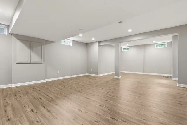1429 Mystic Valley DRIVE gallery image 38