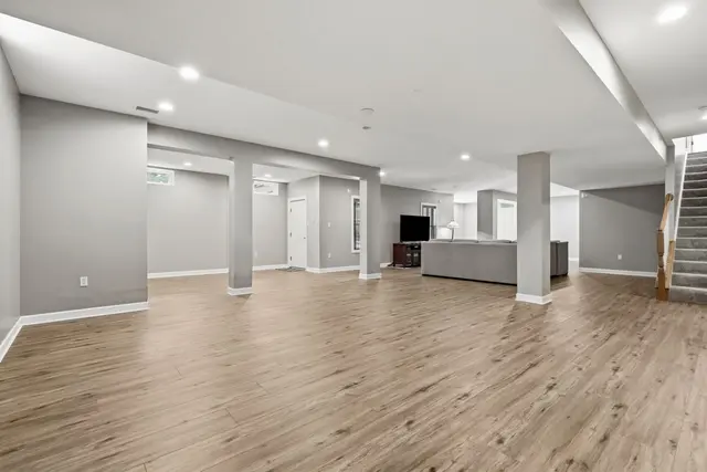 1429 Mystic Valley DRIVE gallery image 39