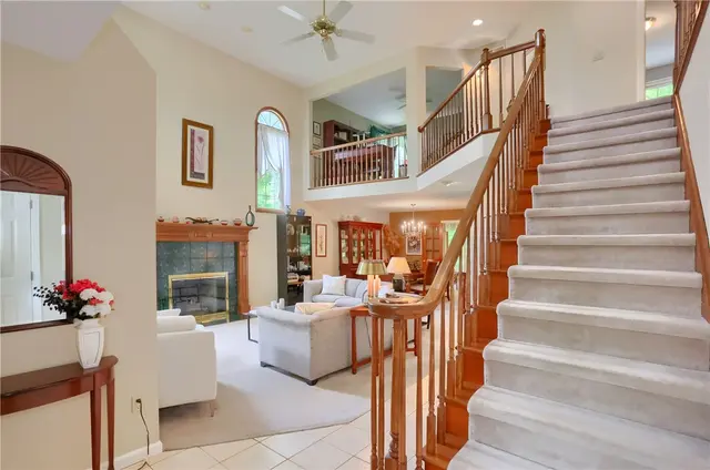 143 Hampshire Drive gallery image 10