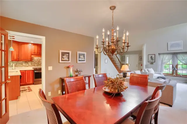 143 Hampshire Drive gallery image 15