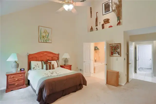 143 Hampshire Drive gallery image 21