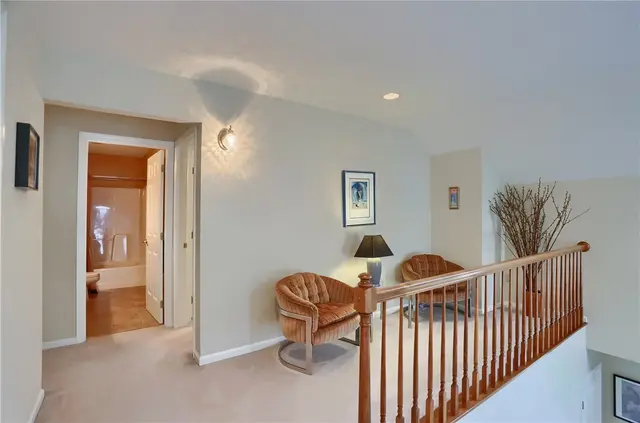 143 Hampshire Drive gallery image 25