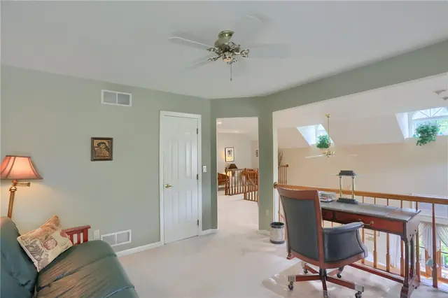 143 Hampshire Drive gallery image 26