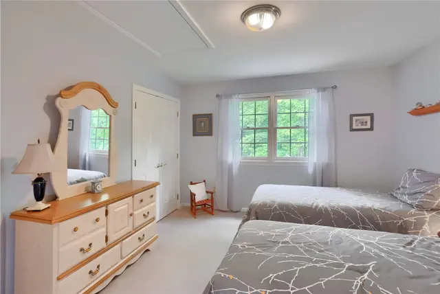 143 Hampshire Drive gallery image 30