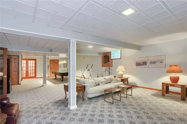 143 Hampshire Drive gallery image 35