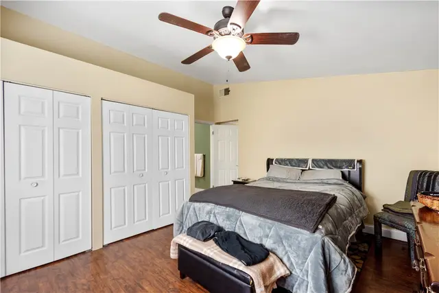 143 Pilgrim Dr gallery image 2