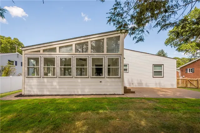 143 Pilgrim Dr gallery image 16