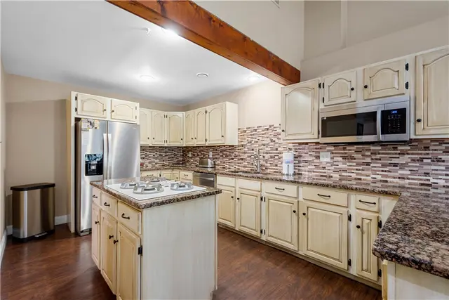 143 Pilgrim Dr gallery image 24