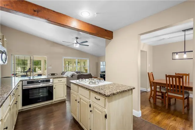 143 Pilgrim Dr gallery image 29
