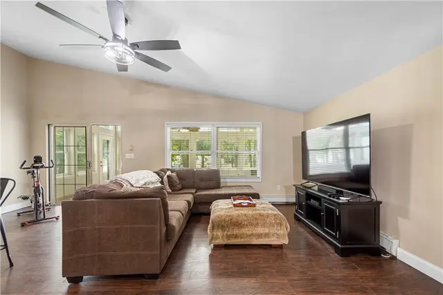 143 Pilgrim Dr gallery image 32