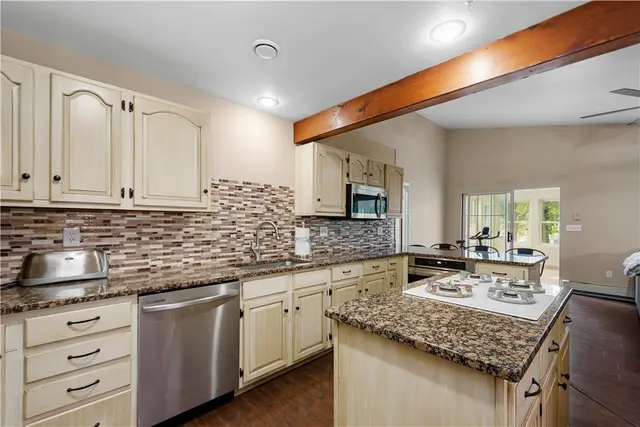 143 Pilgrim Dr gallery image 39