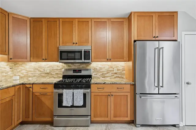 1432 Towne Square Dr gallery image 7
