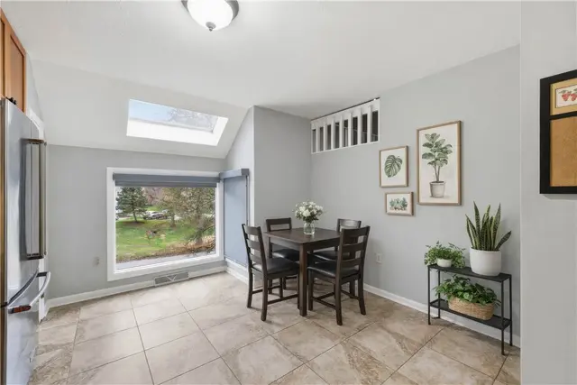 1432 Towne Square Dr gallery image 10