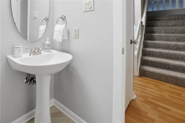 1432 Towne Square Dr gallery image 13