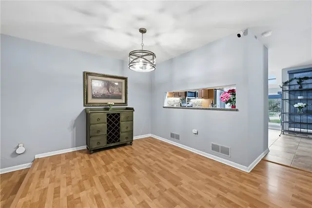 1432 Towne Square Dr gallery image 15