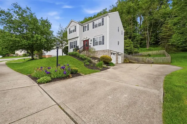 144 Bayberry LANE gallery image 2