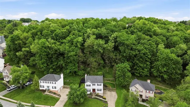 144 Bayberry LANE gallery image 9