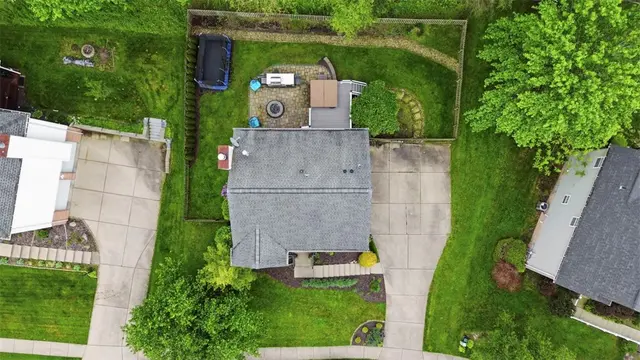 144 Bayberry LANE gallery image 16