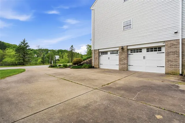 144 Bayberry LANE gallery image 23