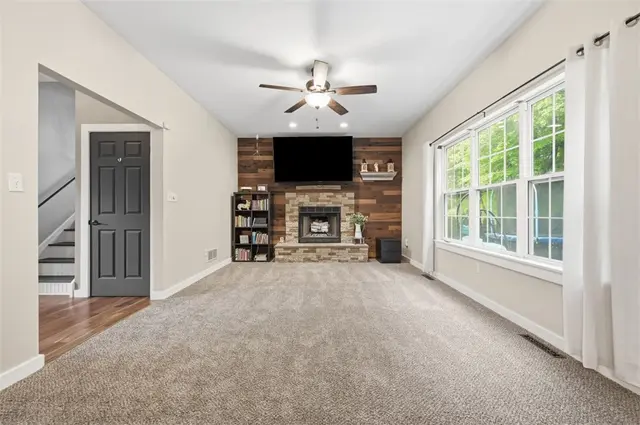 144 Bayberry LANE gallery image 32