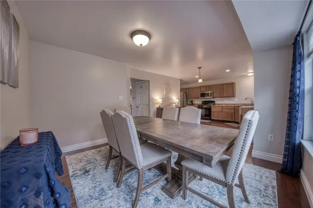 144 Broadstone Dr gallery image 9