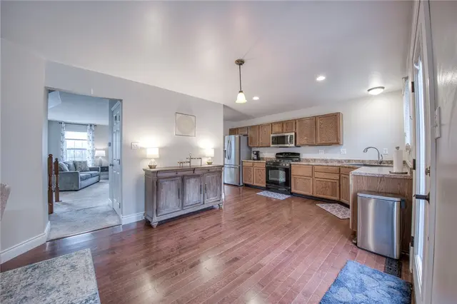 144 Broadstone Dr gallery image 12