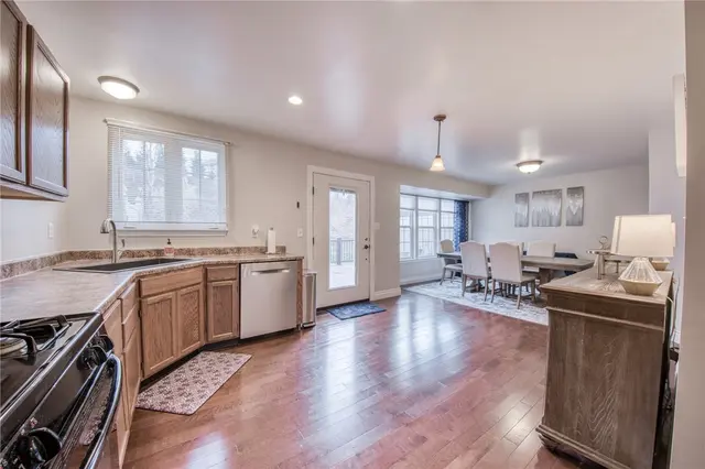 144 Broadstone Dr gallery image 14