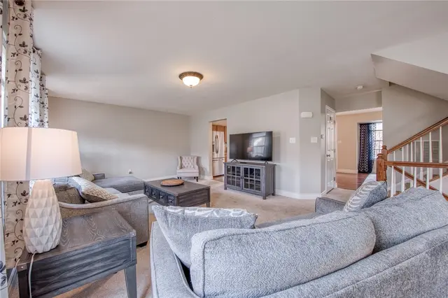 144 Broadstone Dr gallery image 18