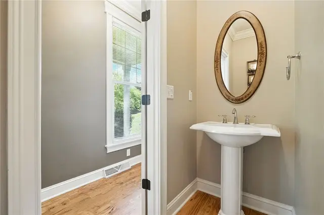 144 Hammond Rd gallery image 6