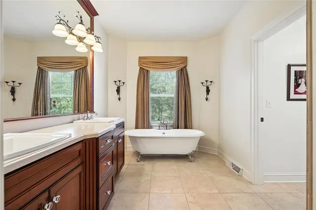 144 Hammond Rd gallery image 7