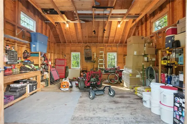 144 Hammond Rd gallery image 26