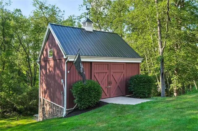 144 Hammond Rd gallery image 40