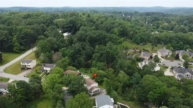 1449 Park View Dr gallery image 30